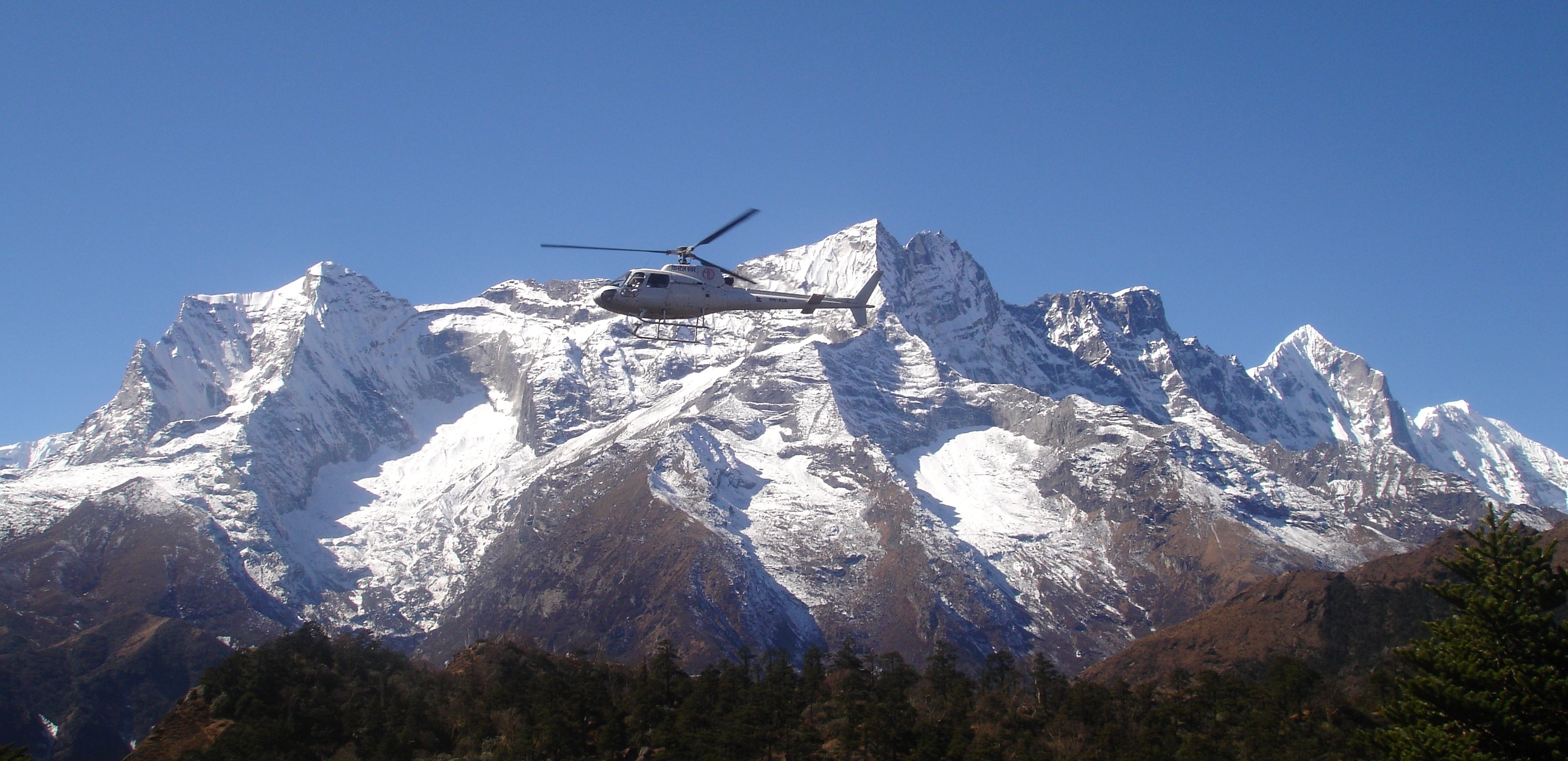 Everest Helicopter Tour gallery image 