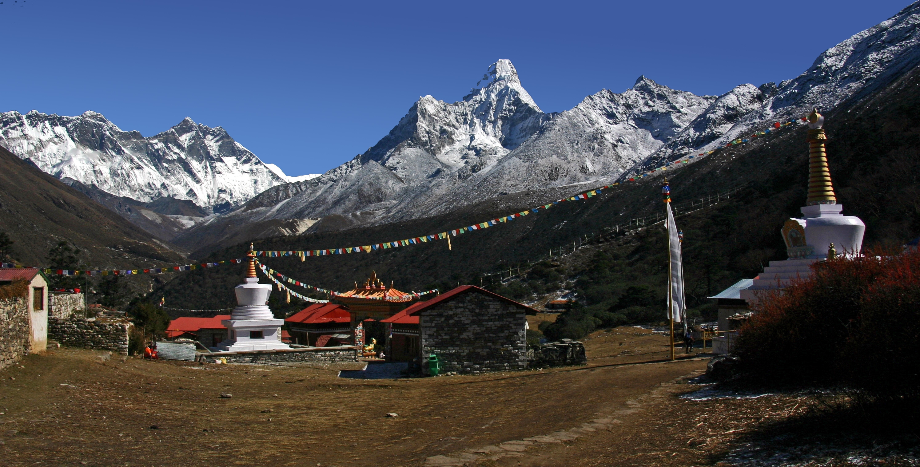 Everest Short Trek gallery image 